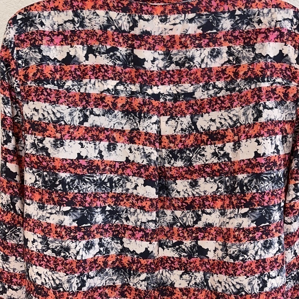 Madewell Black Flower Design 100% Silk Blouse - Picture 4 of 7